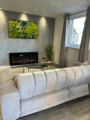 Strada Luxury Apartment